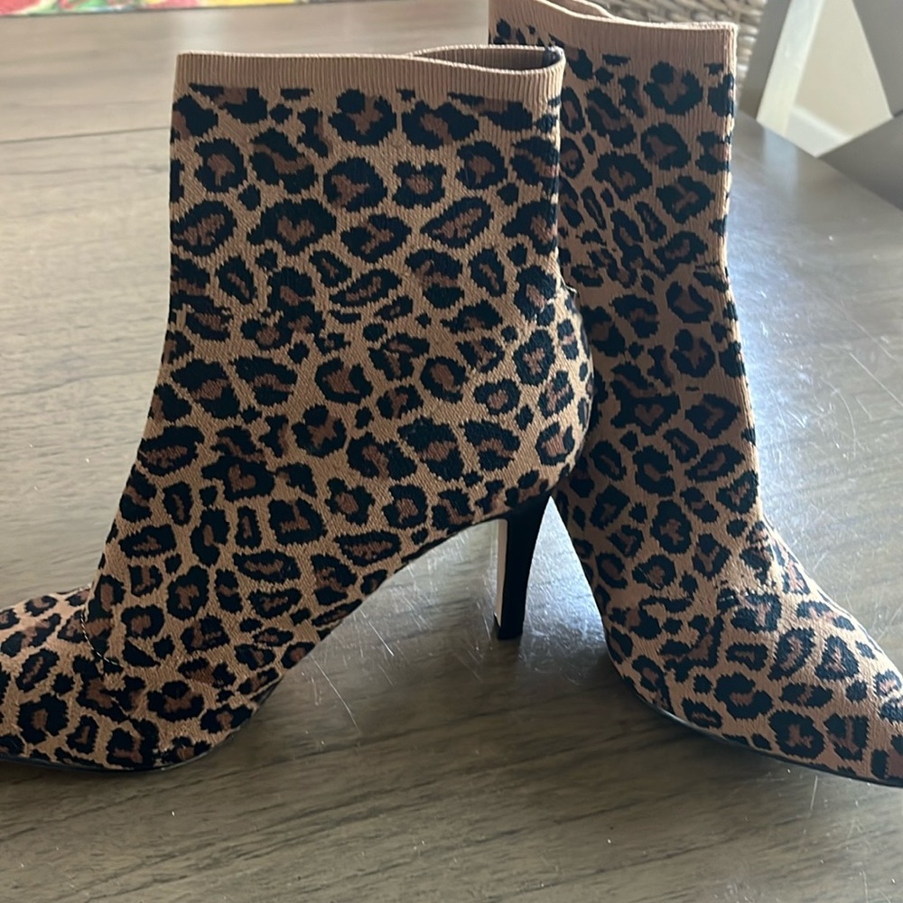 MIA SIZE 10 SOCK BOOTIE LEOPARD STRETCH WONDERFUL LIGHTLY WORN CONDITION